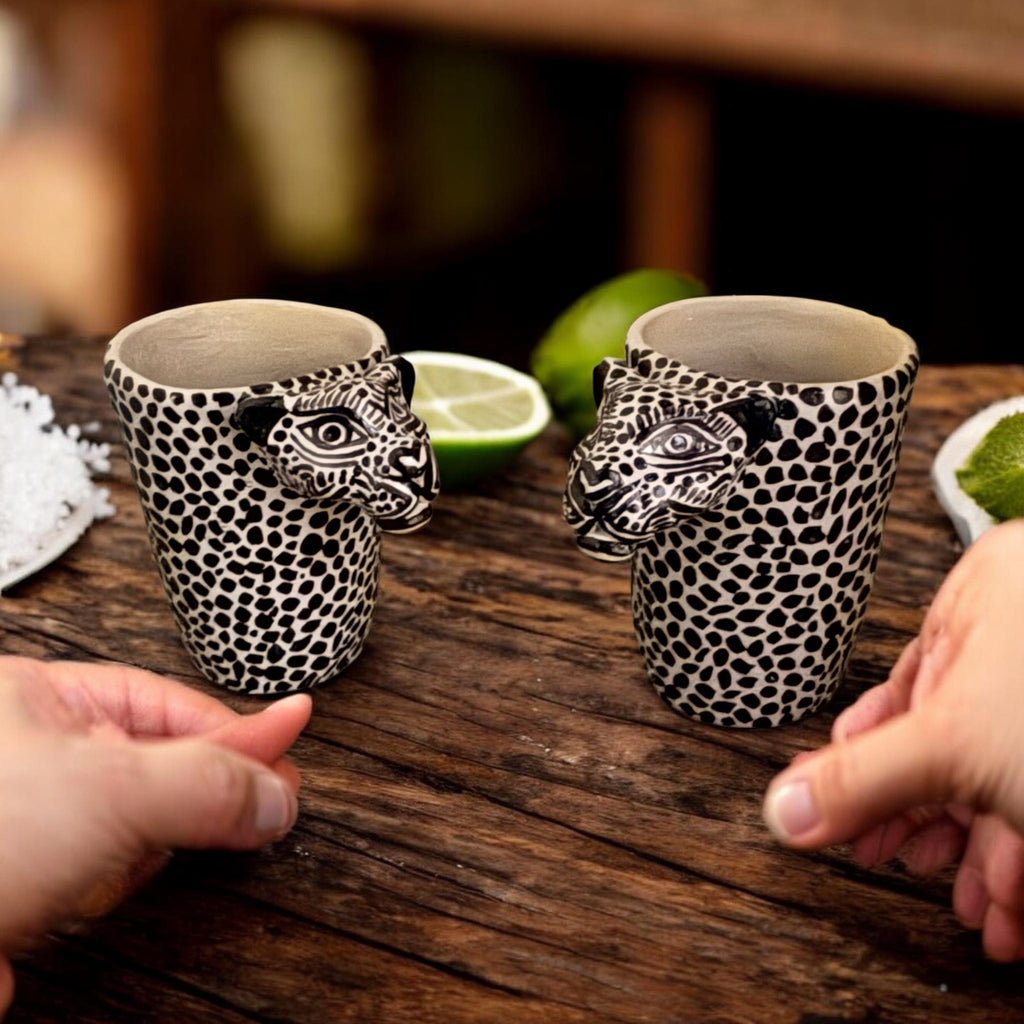 Set de tequileros jaguar en barro | Pintado a mano (2 piezas)