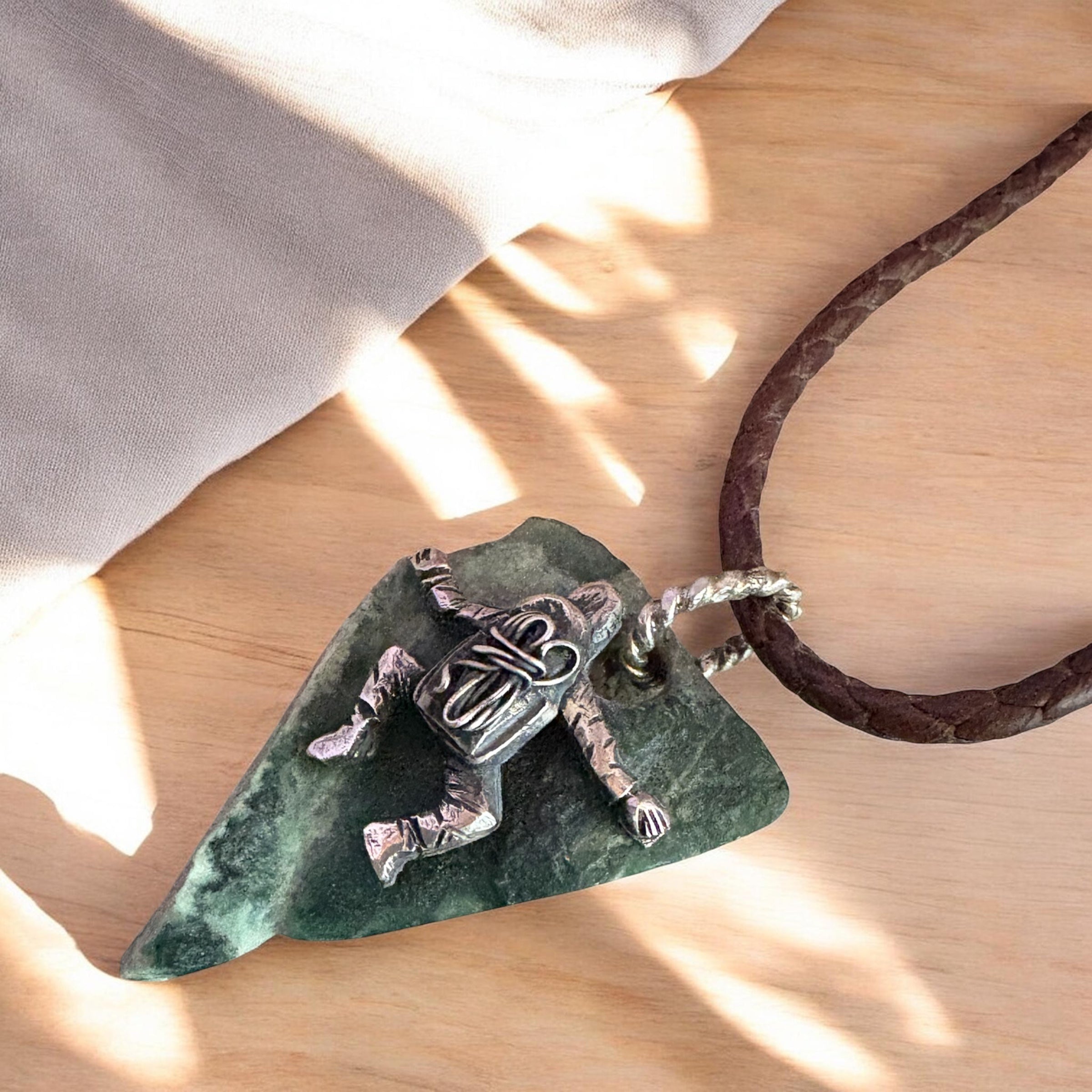 Huella Vertical · Jade