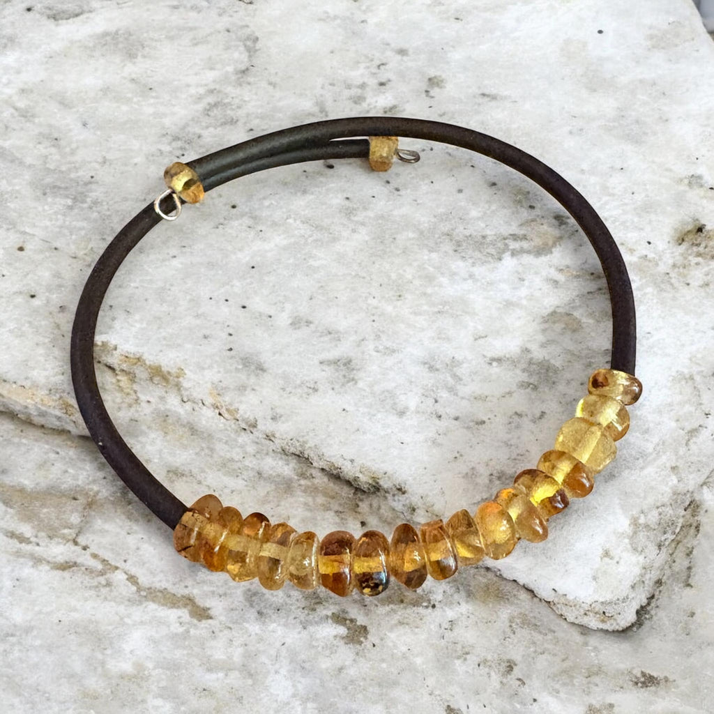 Aura Ámbar · Brazalete Esencial