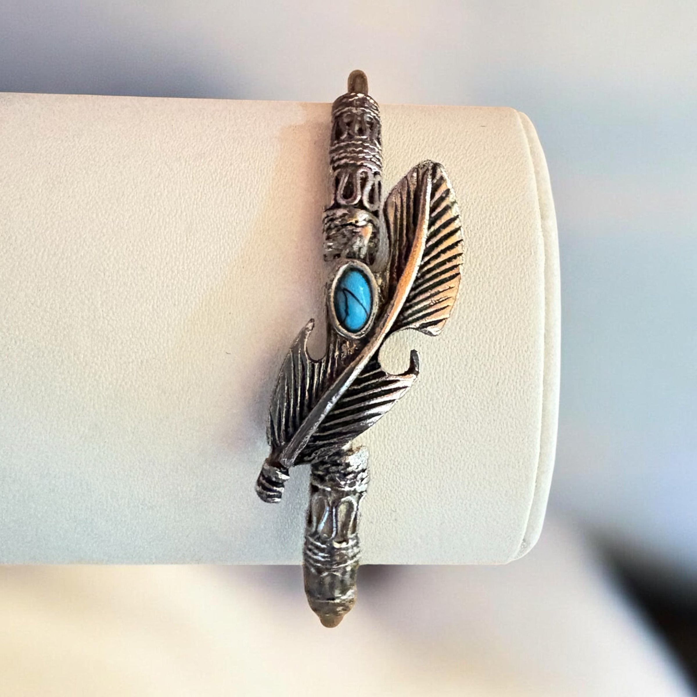 Pluma del Camino · Brazalete Talismán